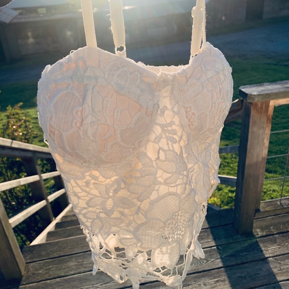 White Floral Embroidered Bustier Corset Padded Crop Top Y2K - Picture 8 of 9